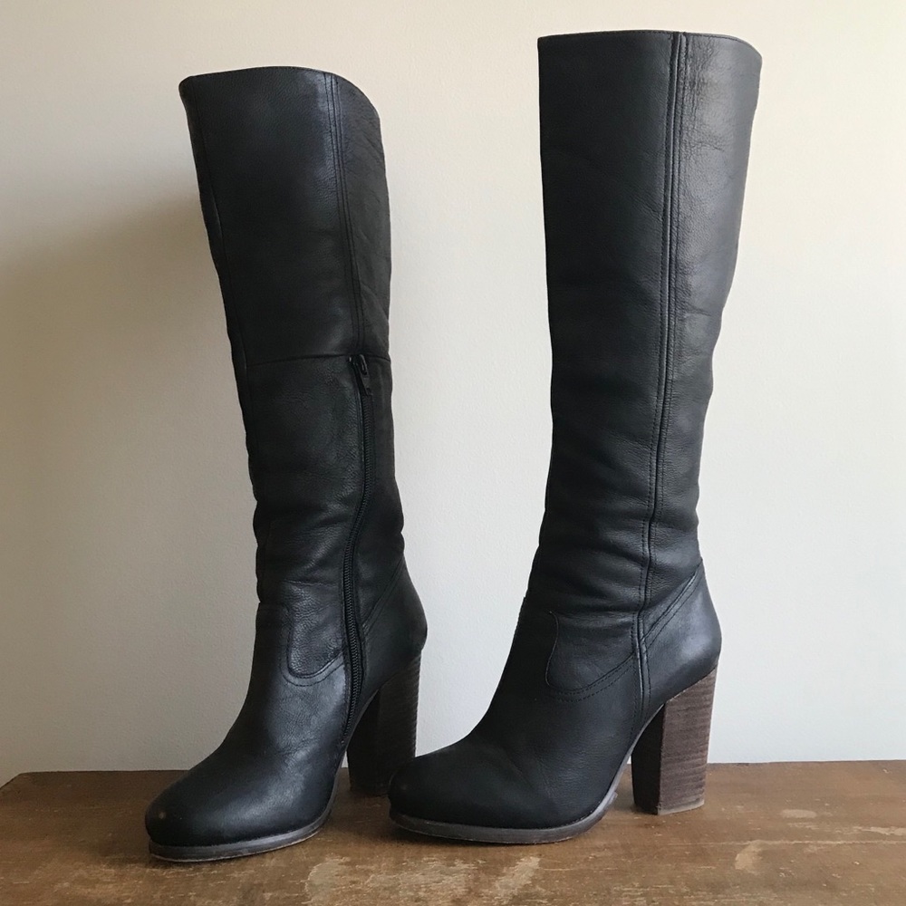 STEVE MADDEN Black Leather Boots